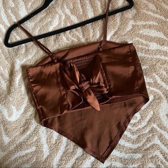 Handkerchief-Style Tie Back Tank - Picture 2 of 3